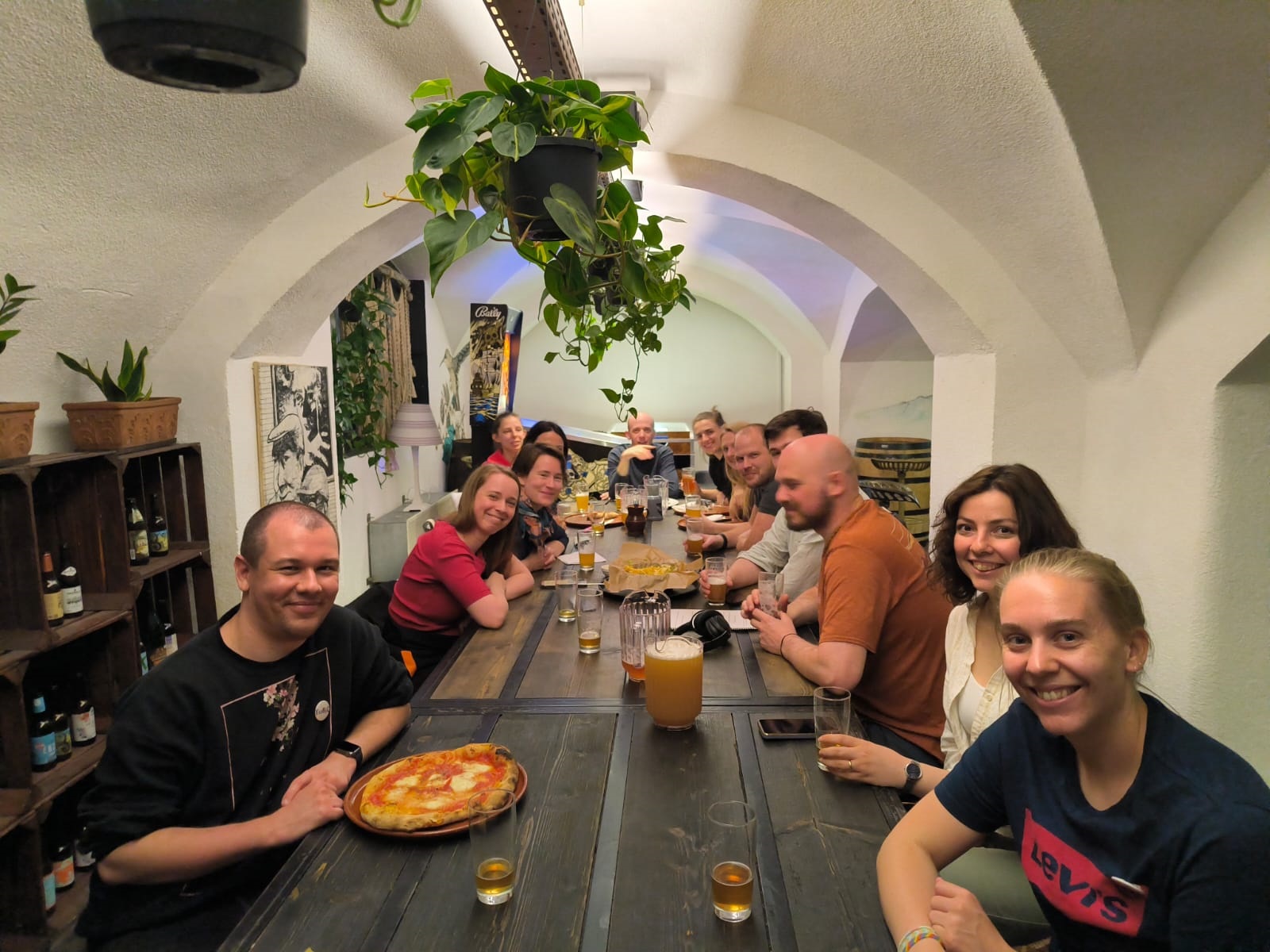 Image of the APMA junior members at Raschhofer's Rossbräu.